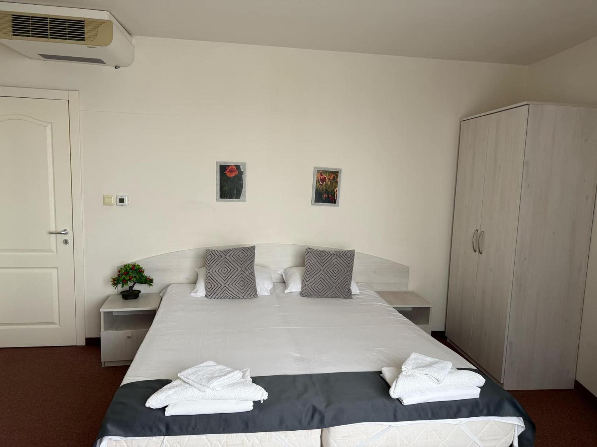 Hotel Complex Pika Golden Sands Exterior foto